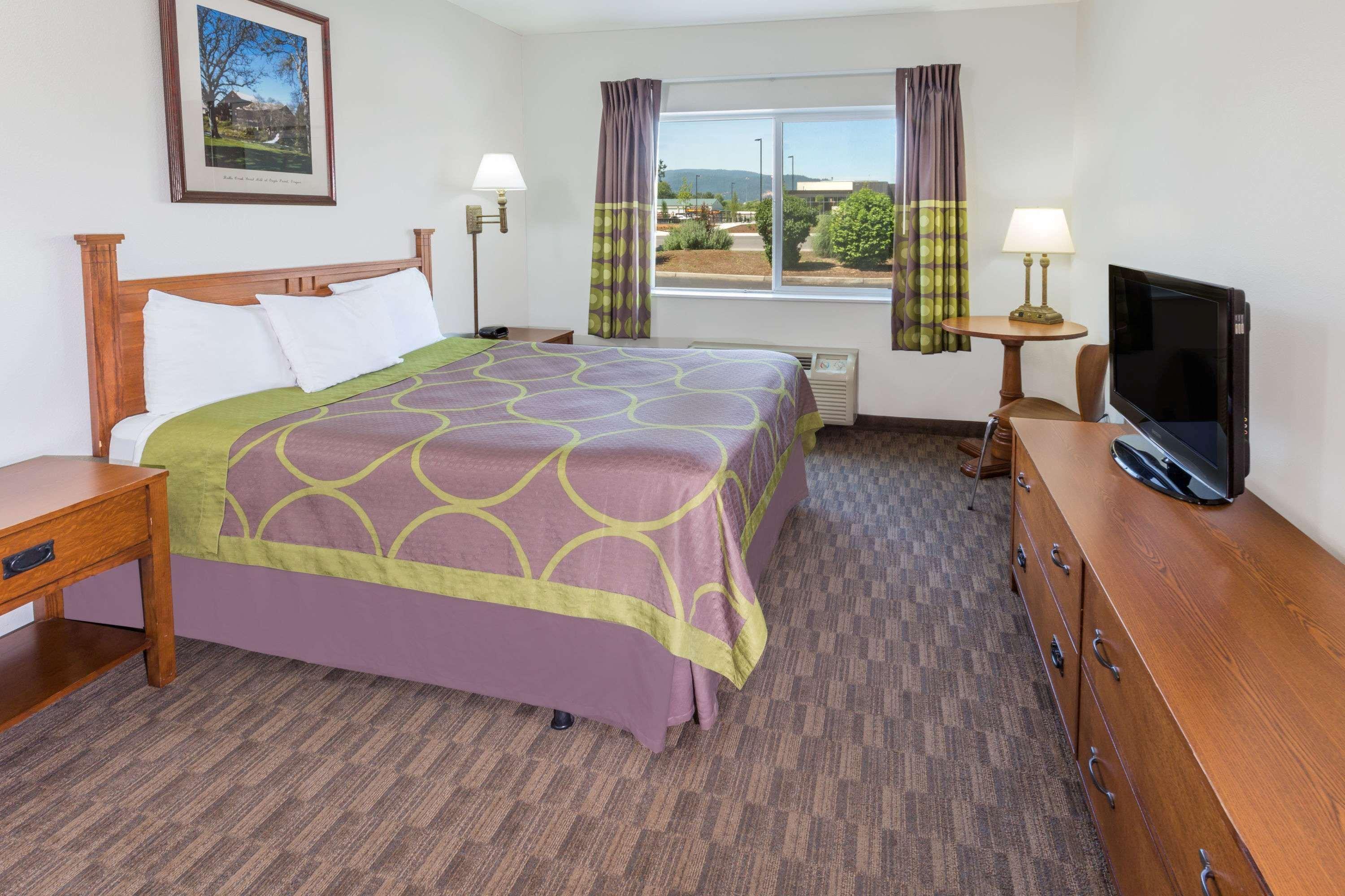 Motel Super 8 By Wyndham Pt Medford