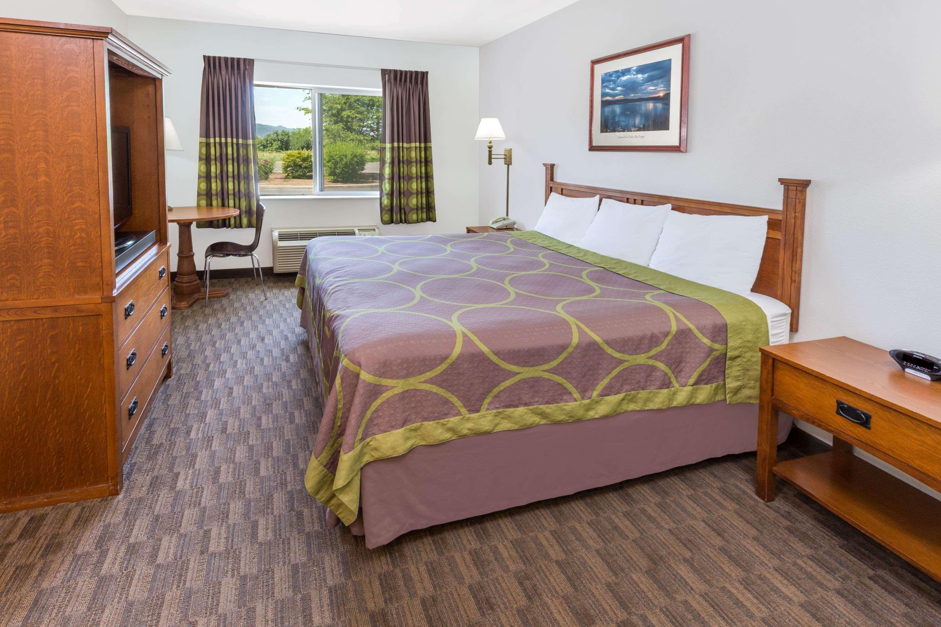 Super 8 By Wyndham Pt Medford Central Point