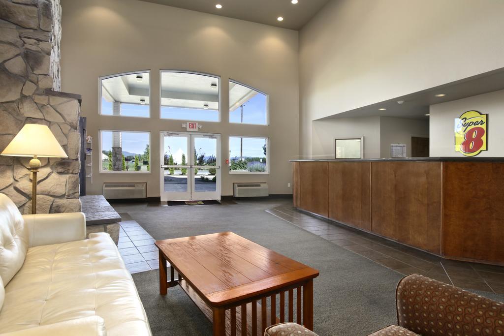 Super 8 By Wyndham Pt Medford